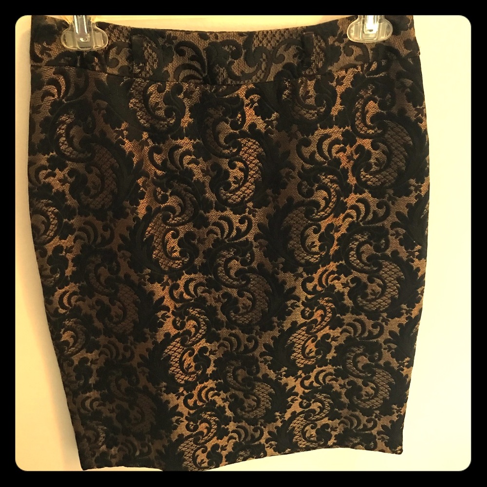 Worthington Gold and Black Skirt